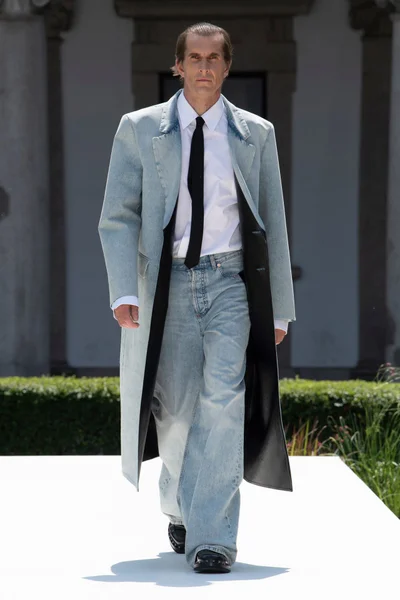 Look 52